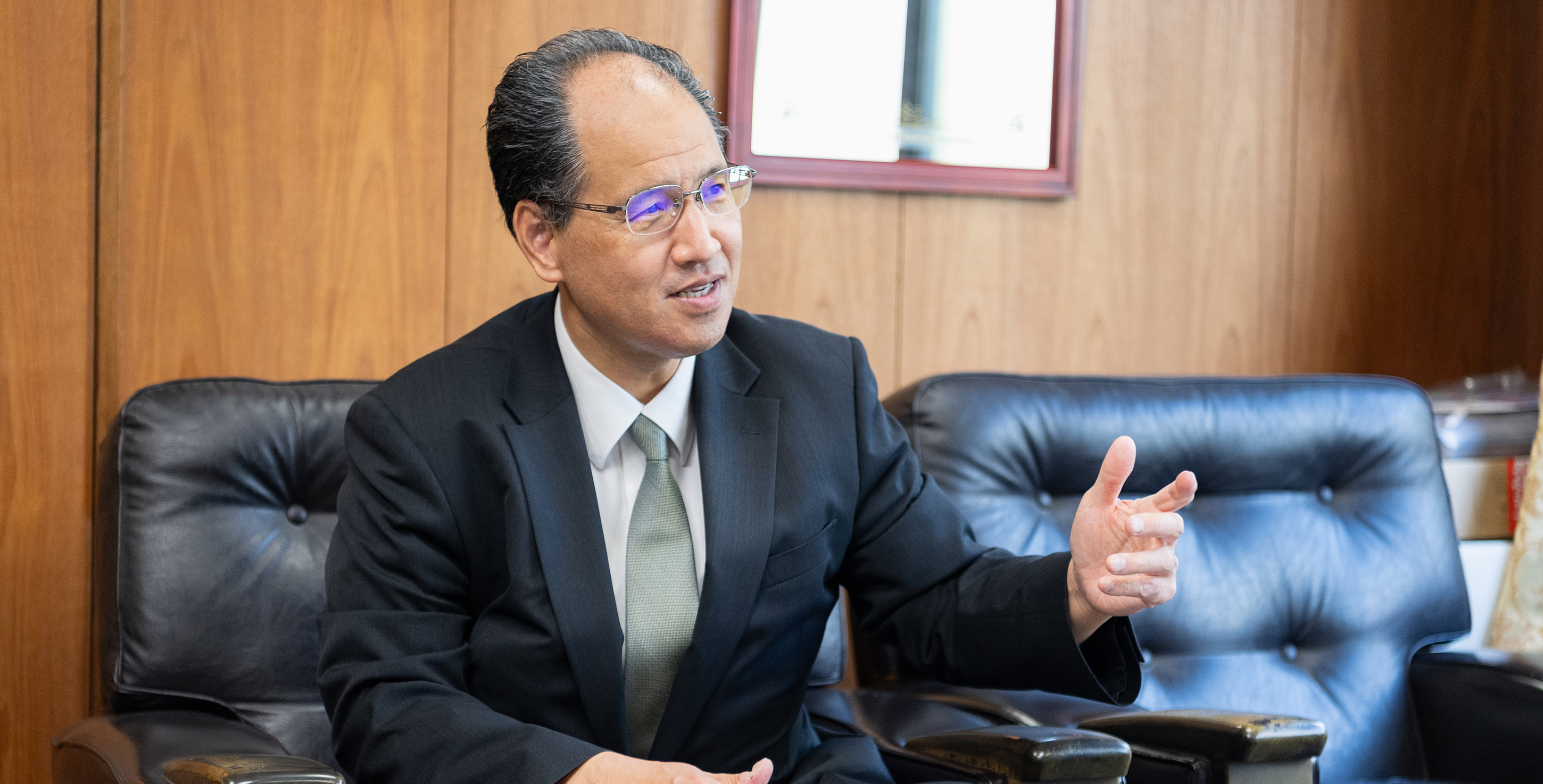 取締役副社長 西形寿夫